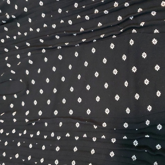 J. Jill Wearever Collection Black Daisies Floral Flowy Rayon Top 2X - Picture 6 of 10